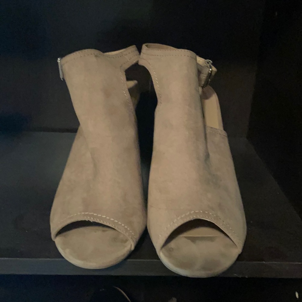 Gently Worn Peep Toe Heels